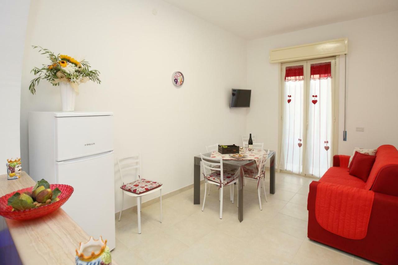 La Casa Di Cristina Apartment Avola Bagian luar foto